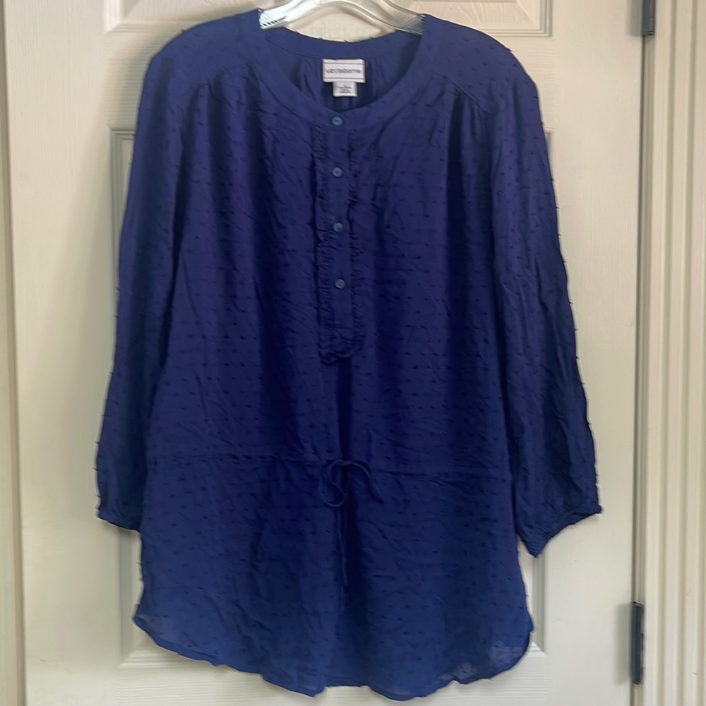 Liz Claiborne 100% rayon size Large blouse. New! Navy blue